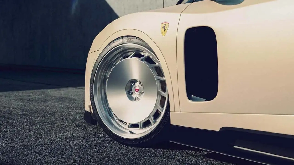 Електрична Ferrari Luce на дисках Vossen