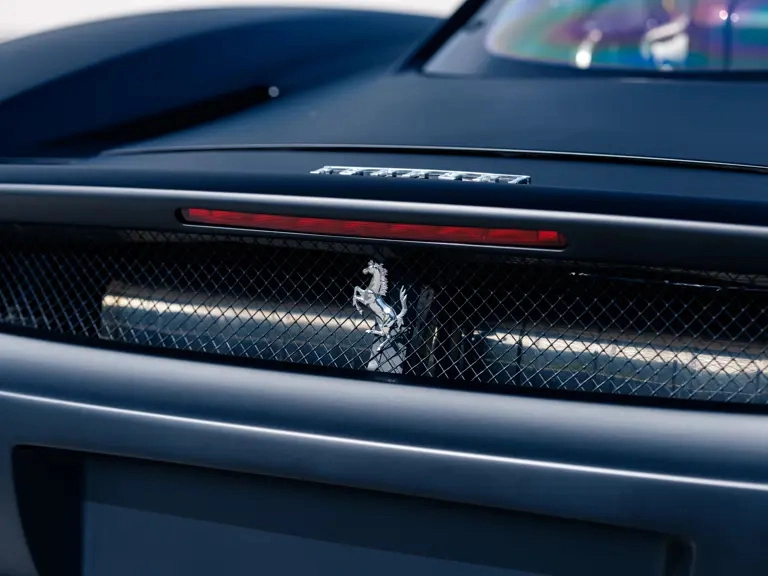 Суперкар Ferrari Enzo в редком матовом чёрном цвете