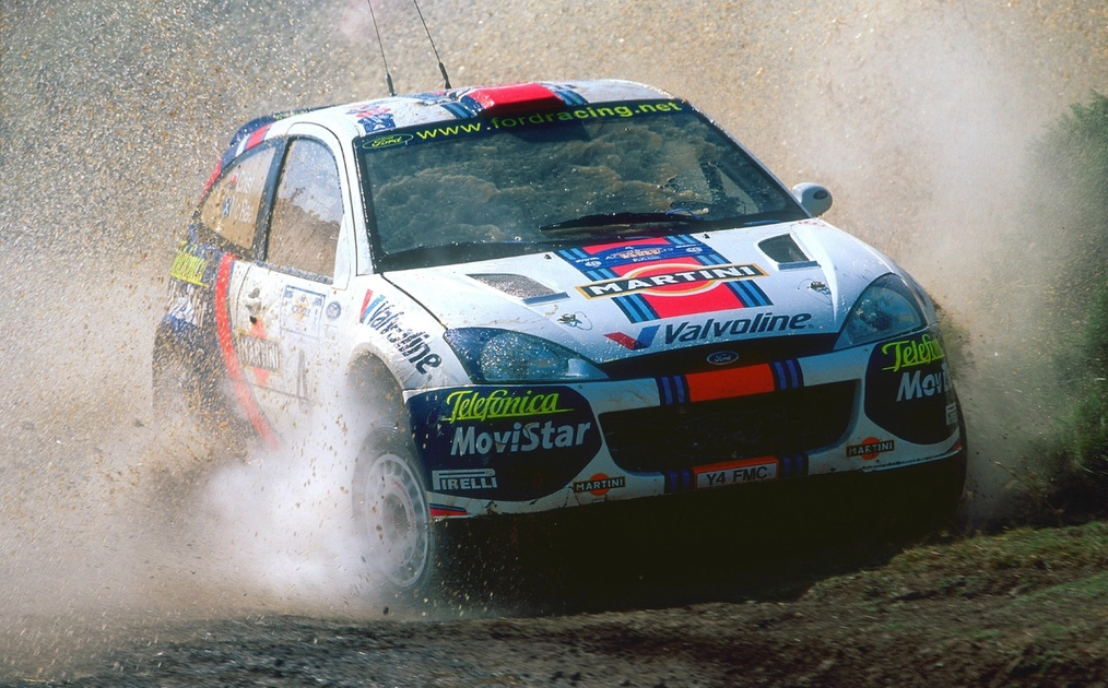 Ford Focus RS WRC середини 2000-х у заносі