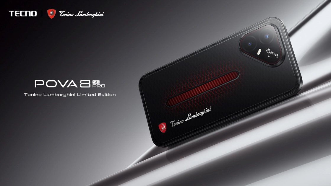La double couche arrière du Tecno Pova 8 Pro 5G Tonino Lamborghini fait apparaître des accents rouges selon l'angle de vue.