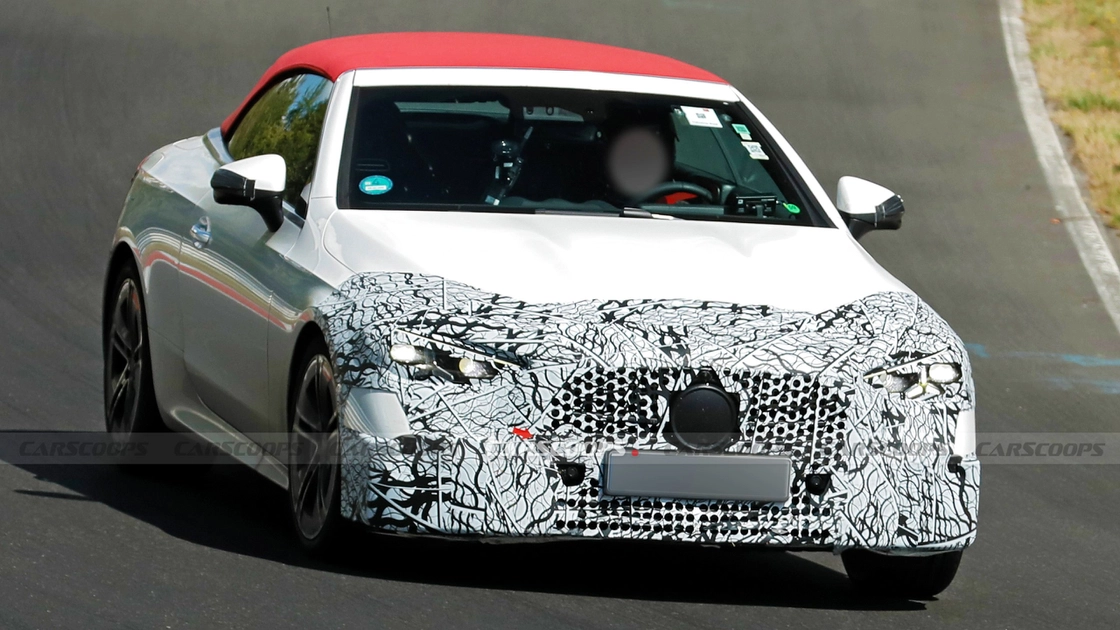 Камуфльований прототип Mercedes CLE Cabriolet на тестах у Нюрбургрінгу