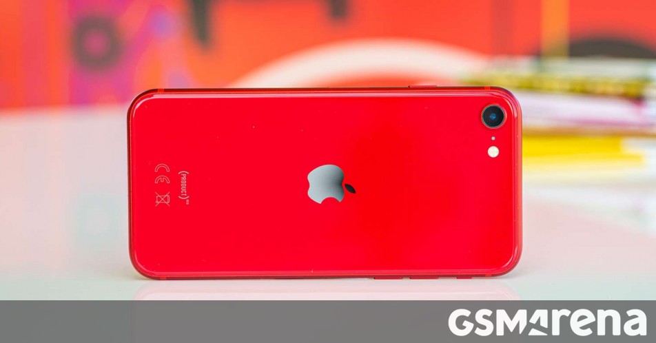 Apple iPhone SE (2022) obtient un score de réparabilité de 5,5/10 lors du démontage