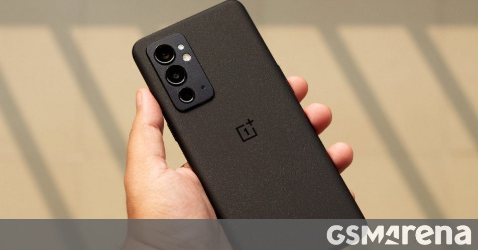 OnePlus 10R rumored to drop the alert slider and have centered selfie camera hole punch