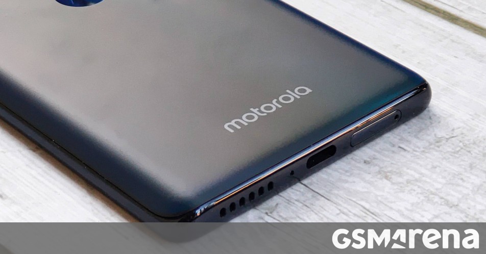 Counterpoint: Motorola was third largest smartphone OEM in the US for 2021