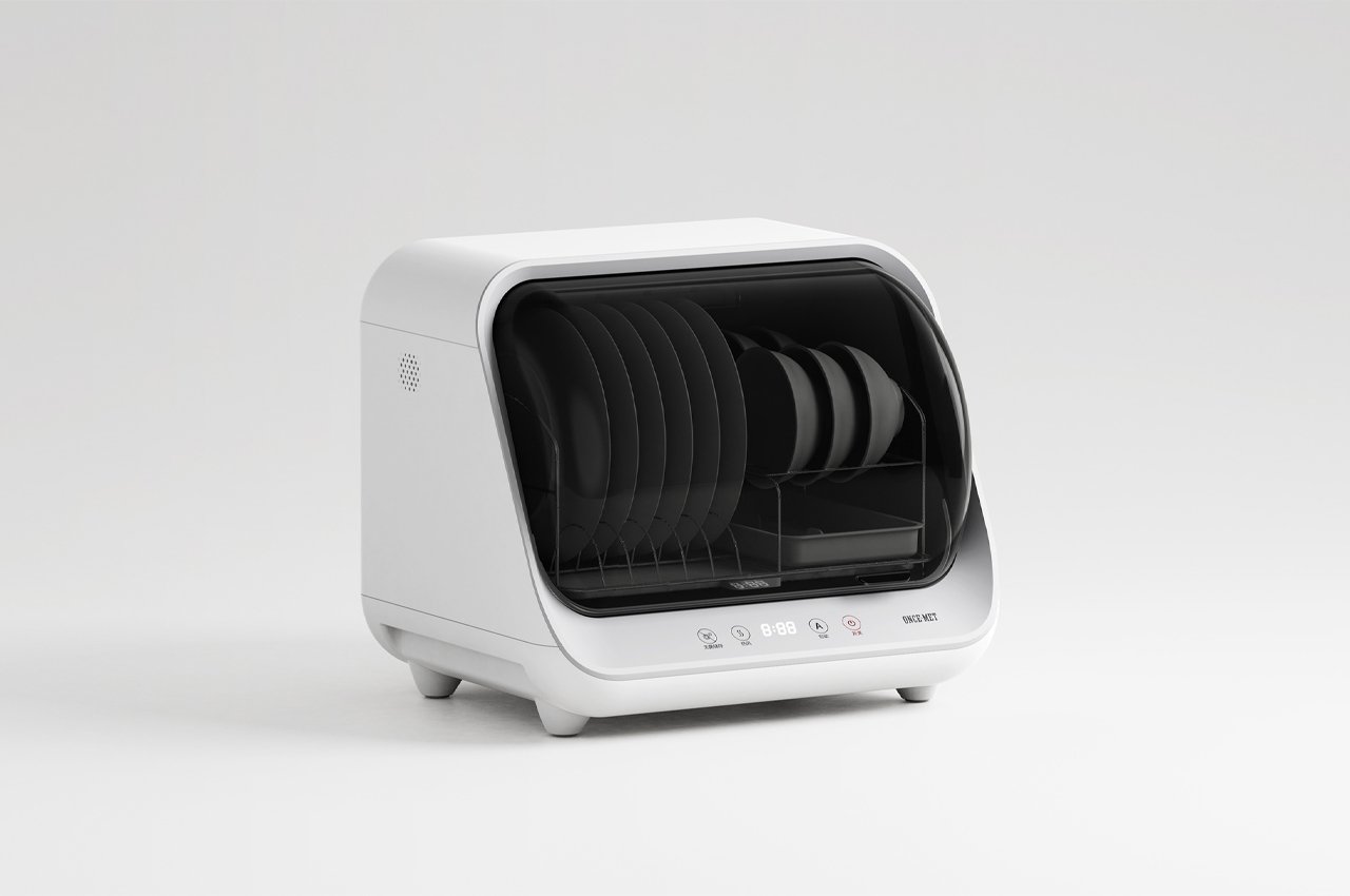 This at-home sanitation device disinfects your dishes using ultraviolet rays-16