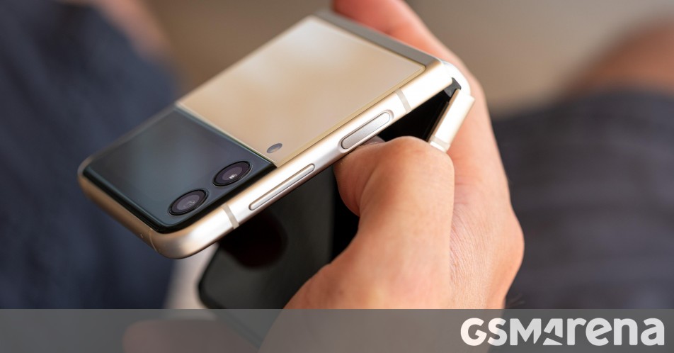 Samsung Galaxy Z Flip4’s battery size leaks