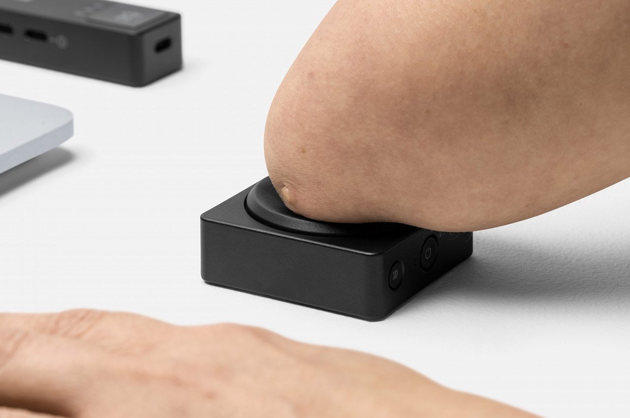 Microsoft Adaptative Accessories with fully customizable input and buttons is bliss for disabled users