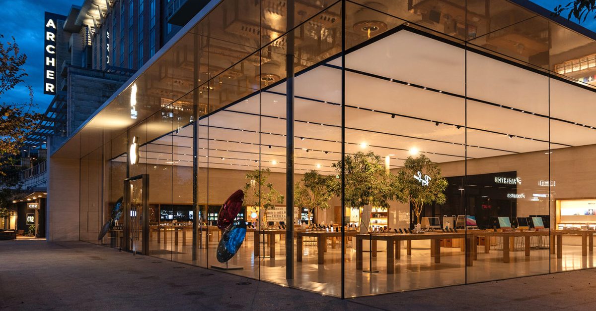 Apple supplier Foxconn warns of slowing demand, and growing supply problems