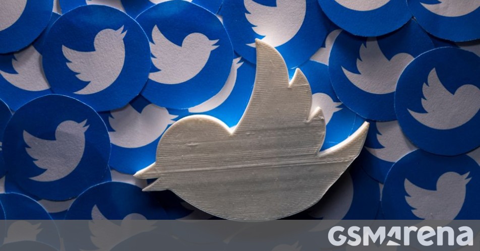 Elon Musk dit que le rachat de Twitter est en attente mais il est toujours engagé dans l'acquisition