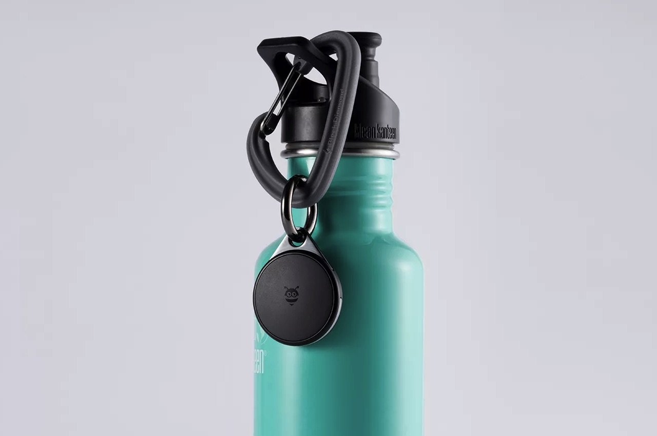 Les trackers intelligents Pebblebee Clip and Card sont livrés avec des piles rechargeables