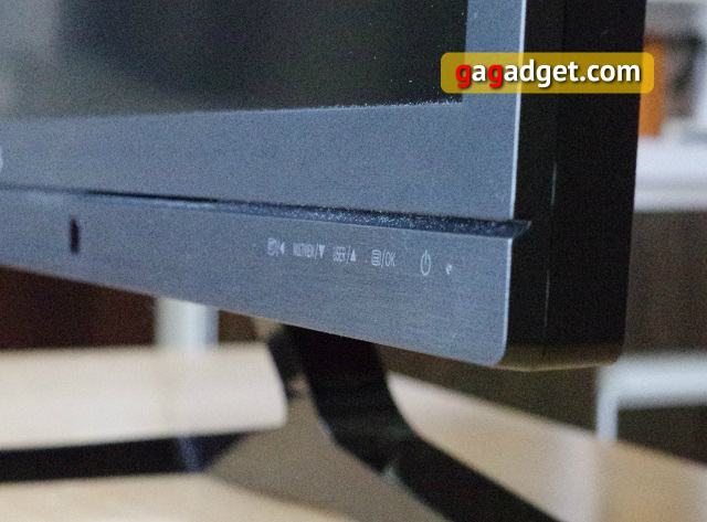 Беглый обзор 27-дюймового PLS-монитора Philips 272C4-8
