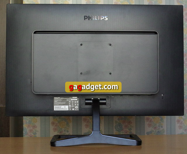 Беглый обзор 27-дюймового PLS-монитора Philips 272C4-4