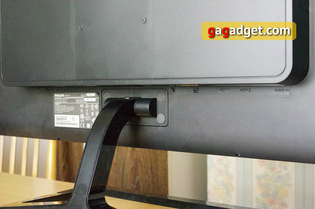 Беглый обзор 27-дюймового PLS-монитора Philips 272C4-10