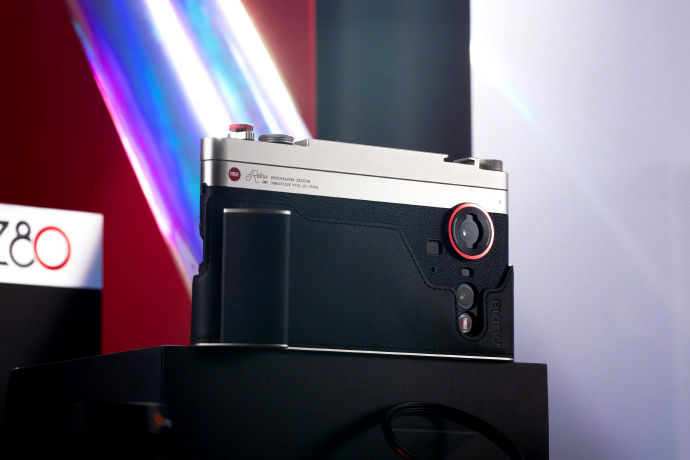 Телефон Nubia Z80 Ultra з ультраширококутним об'єктивом