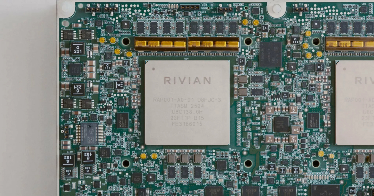 Друкована плата з чипом Rivian