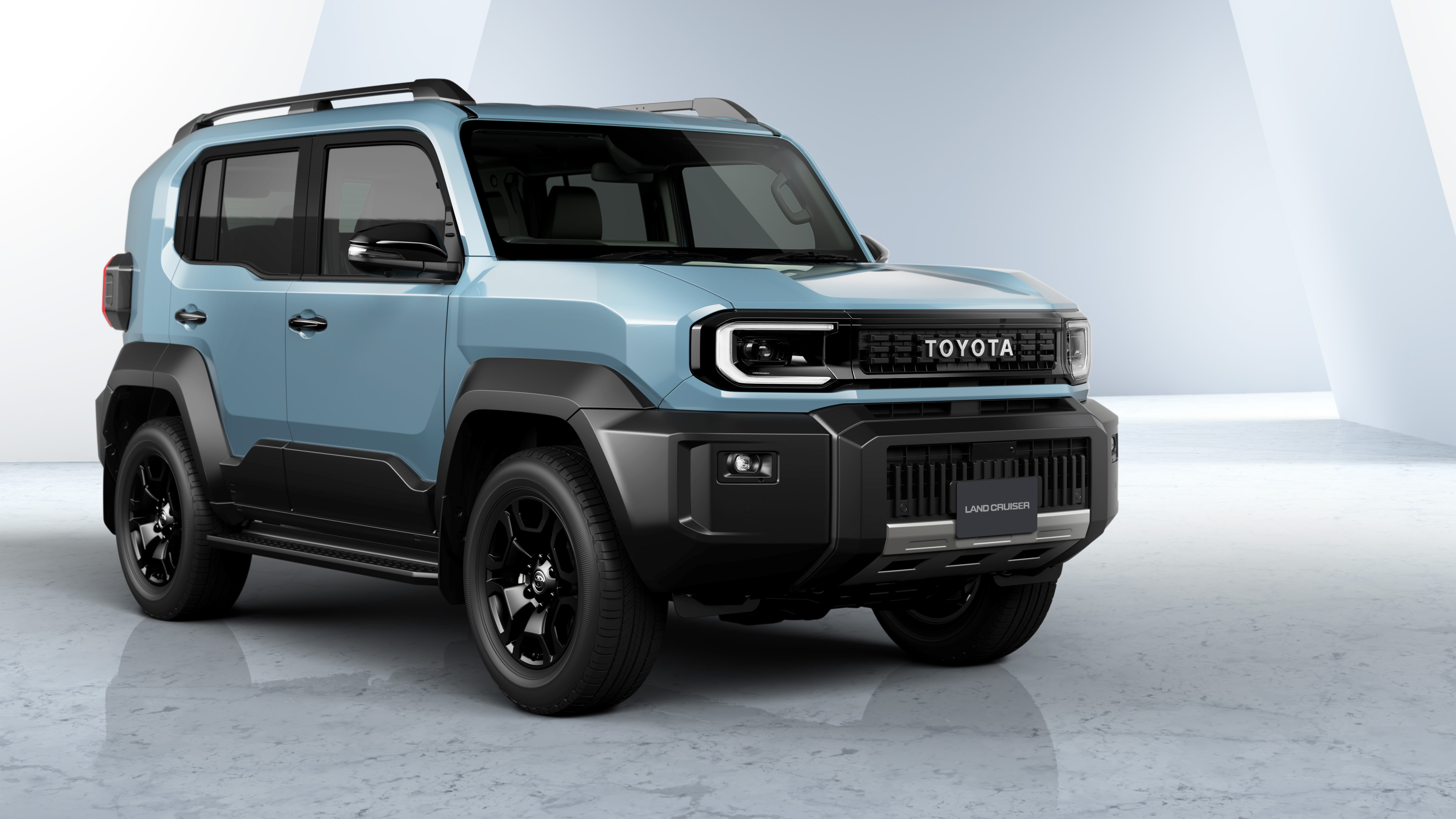 Toyota Land Cruiser FJ - side view