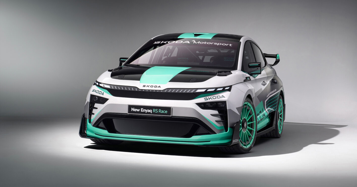 Skoda Enyaq RS Race in motion