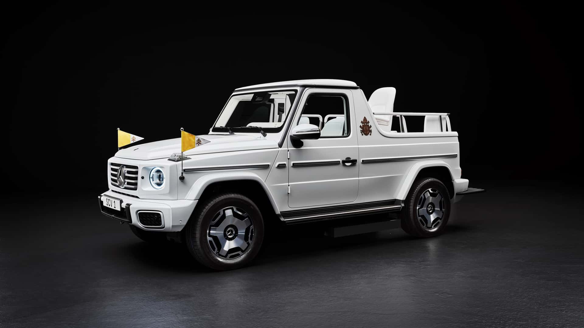 Electric Papamobile based on the G-Class