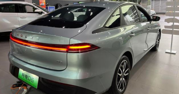 La berline Roewe D6 dans des conditions difficiles