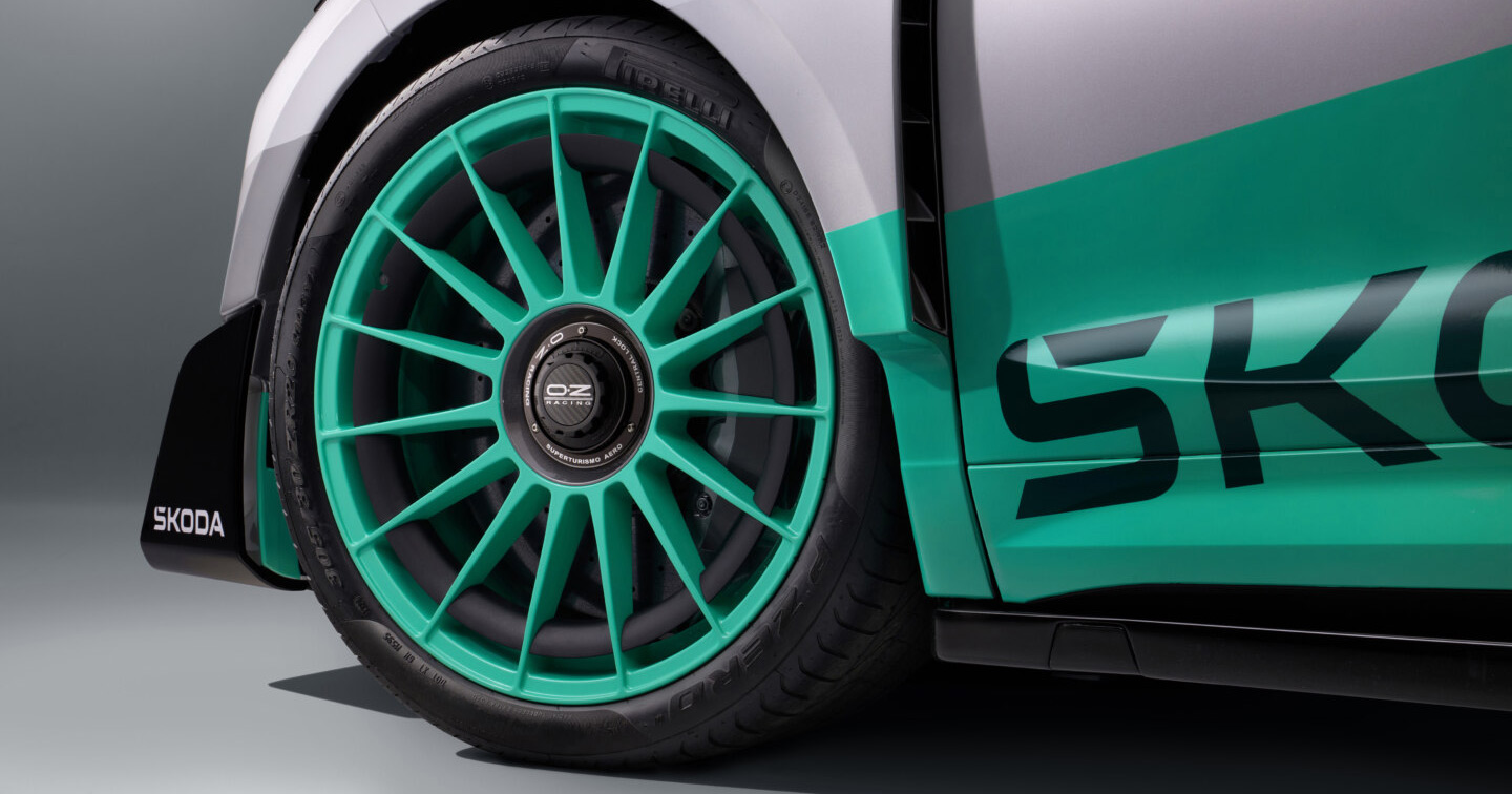 Skoda Enyaq RS Race sports seats