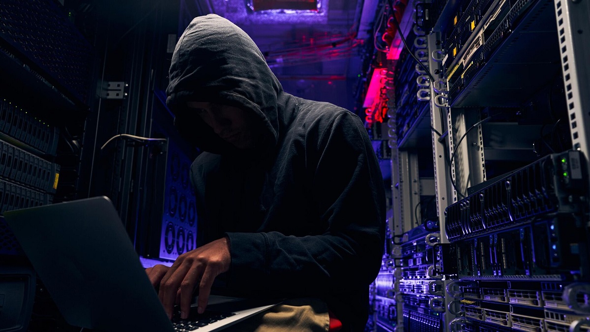 Médias : un groupe de pirates informatiques s'est introduit dans les serveurs de Sony et menace de partager des informations confidentielles sur l'ensemble des activités de l'entreprise japonaise, y compris la PlayStation.