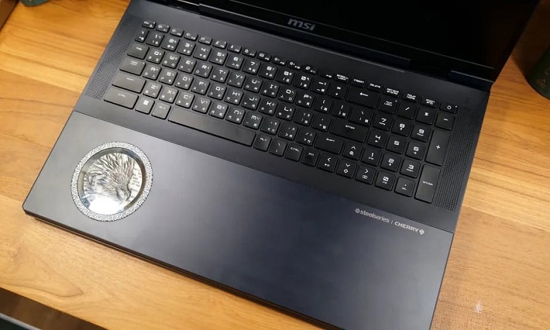 MSI Titan 18 HX Dragon Edition Notebook Front Panel