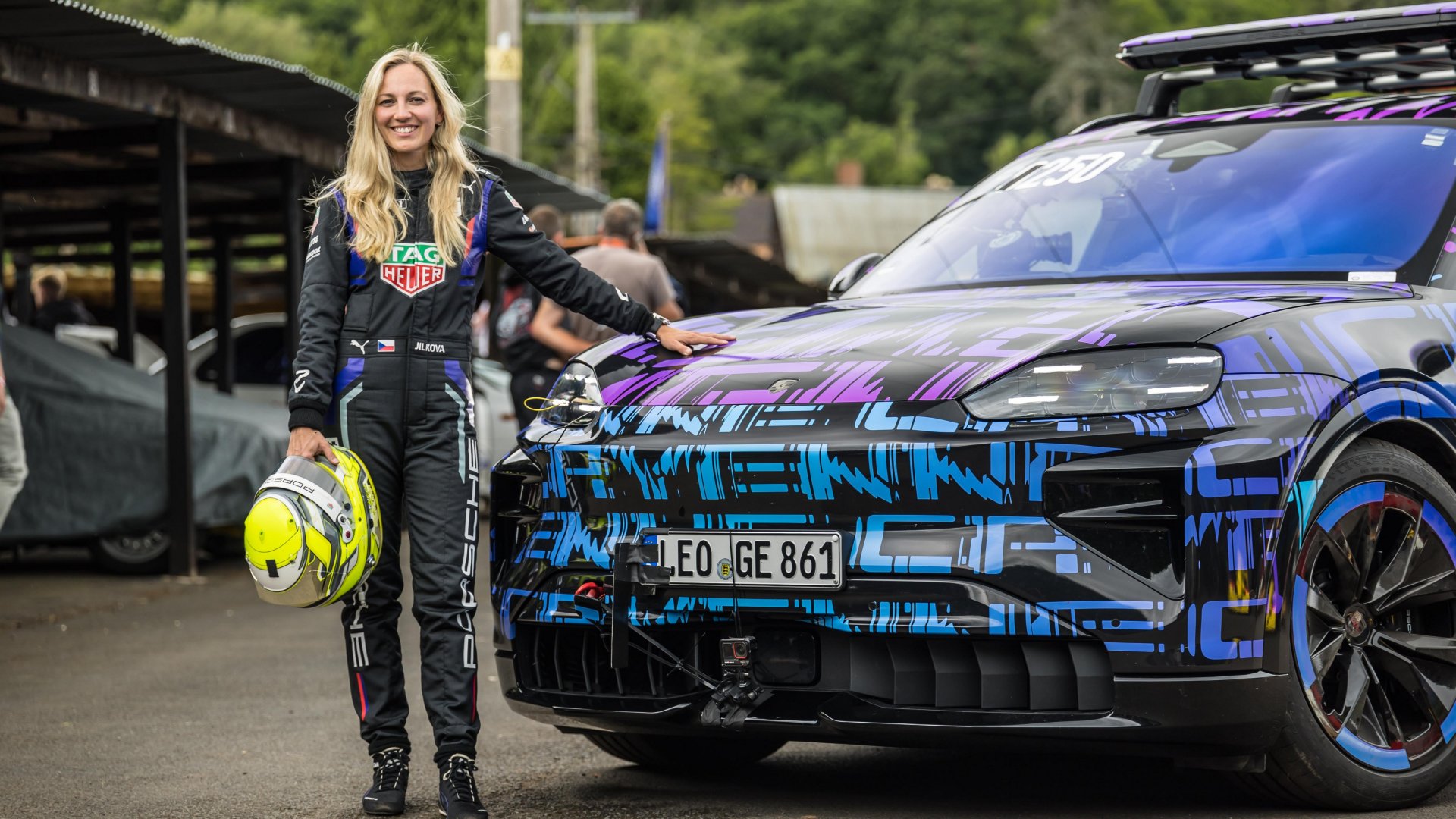 Перший повністю електричний Porsche Cayenne на трасі Shelsley Walsh
