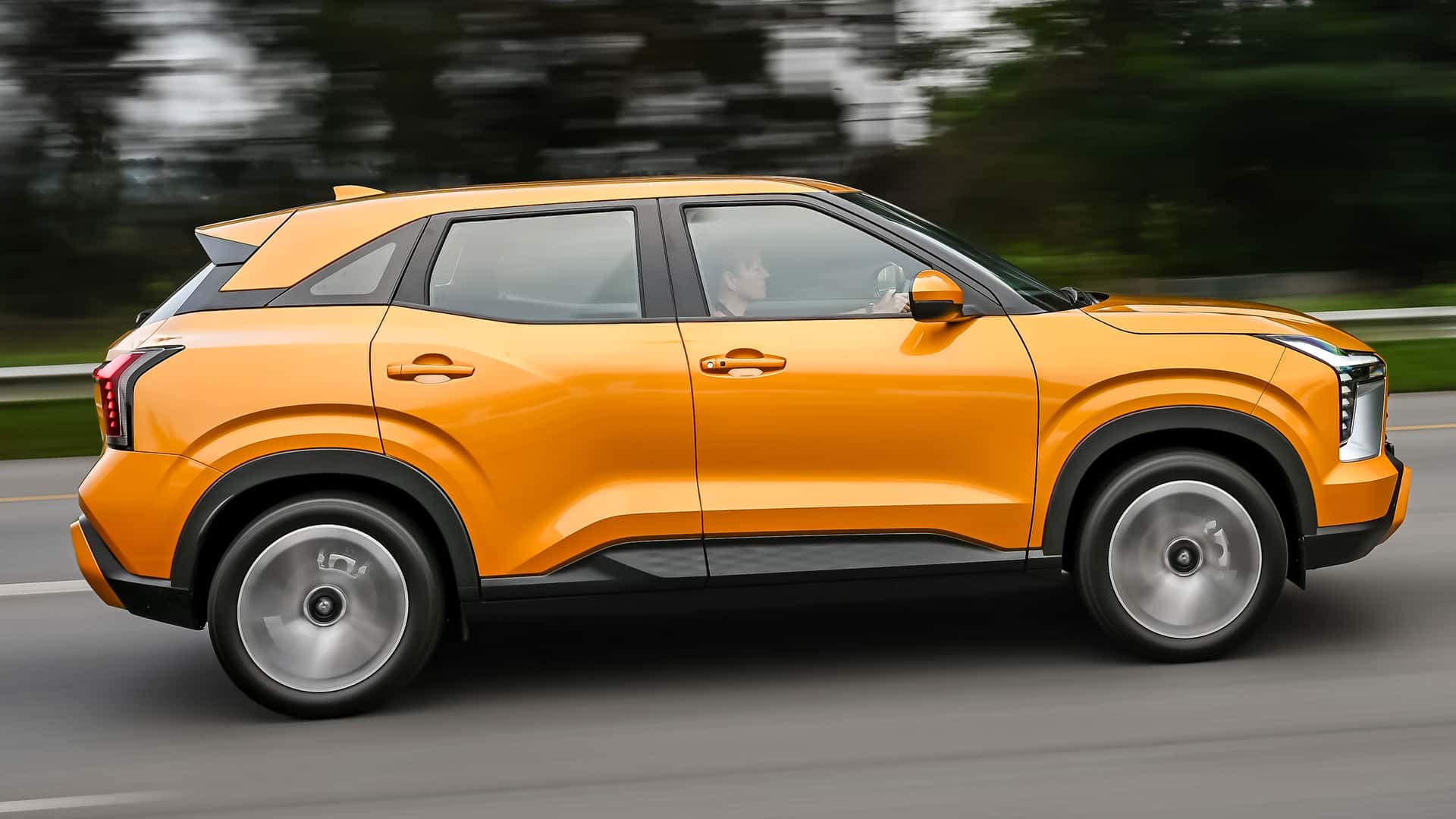 2025 Mitsubishi Outlander Sport - вид спереду
