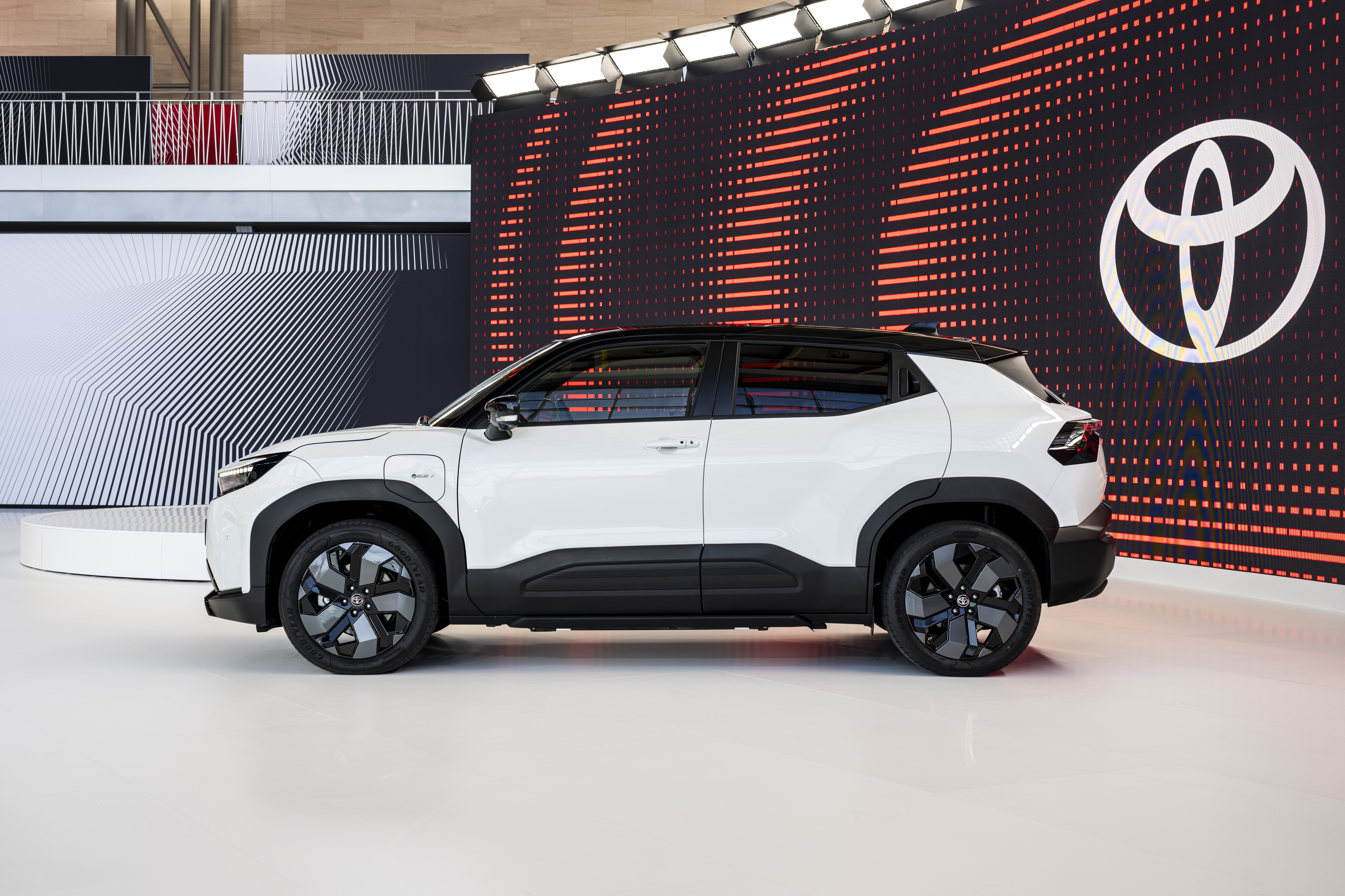Toyota Urban Cruiser 2025 extérieur - vue latérale