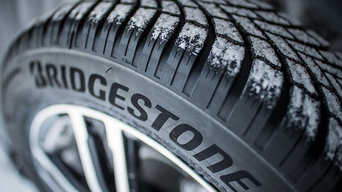 Шини Bridgestone Blizzak LM005 для Porsche Panamera