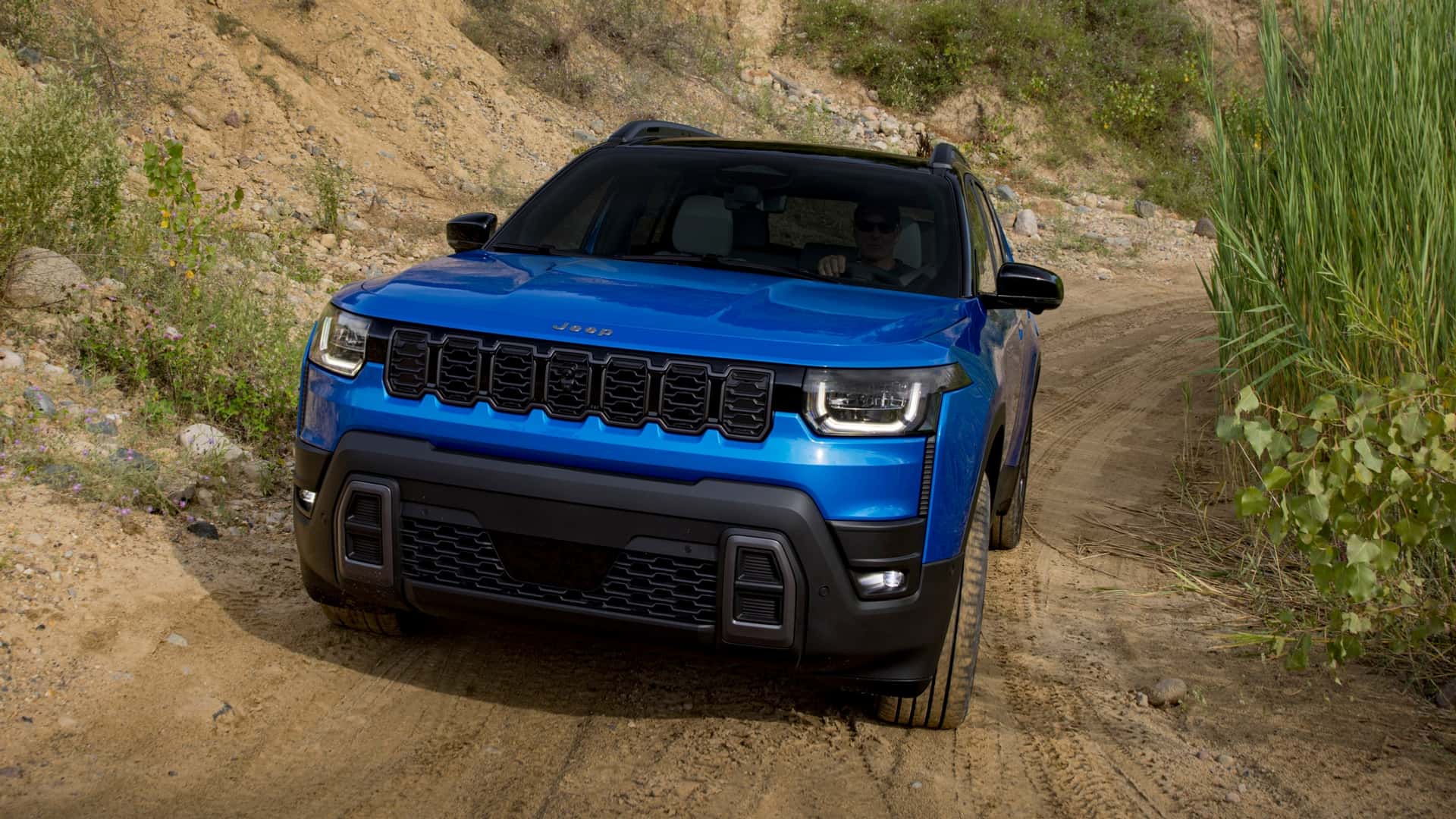 New Jeep Cherokee 2026, front view