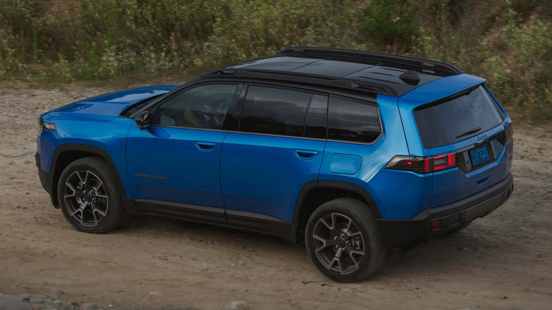New Jeep Cherokee 2026, rear view