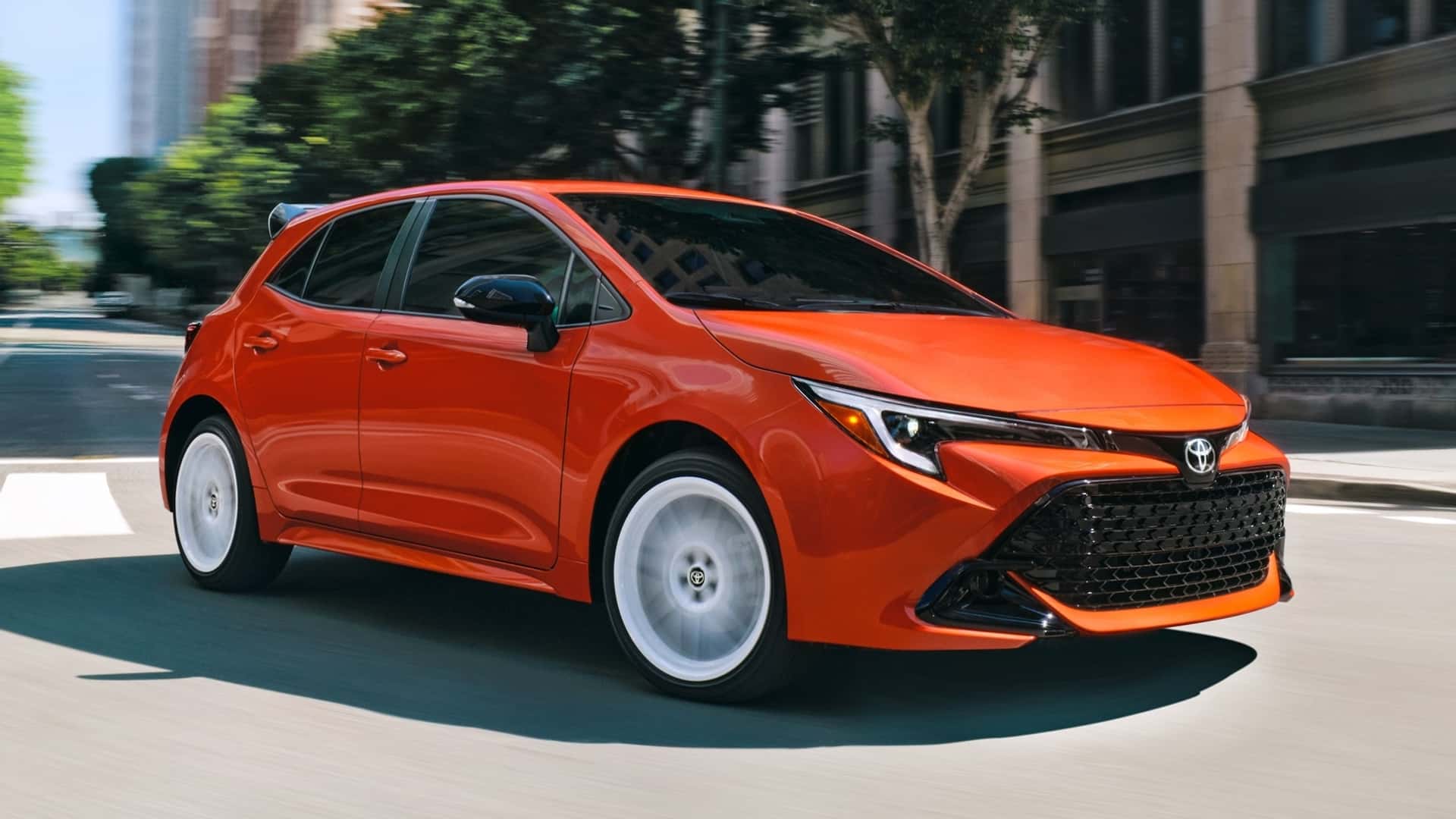 Toyota Corolla Hatchback FX Edition у різних кольорах