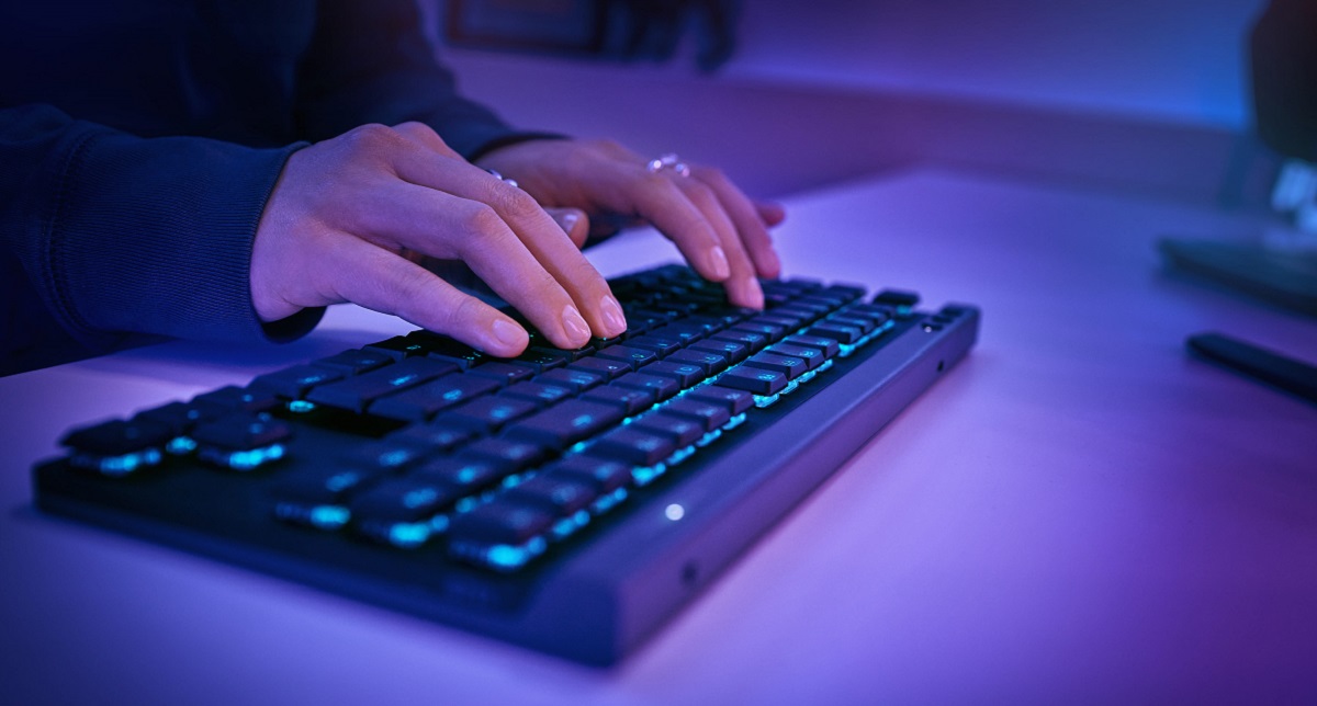 Представлено ігрову низькопрофільну клавіатуру нового покоління Logitech G515 Lightspeed TKL з можливістю гнучкого налаштування, RGB-підсвічуванням і трьома режимами підключення