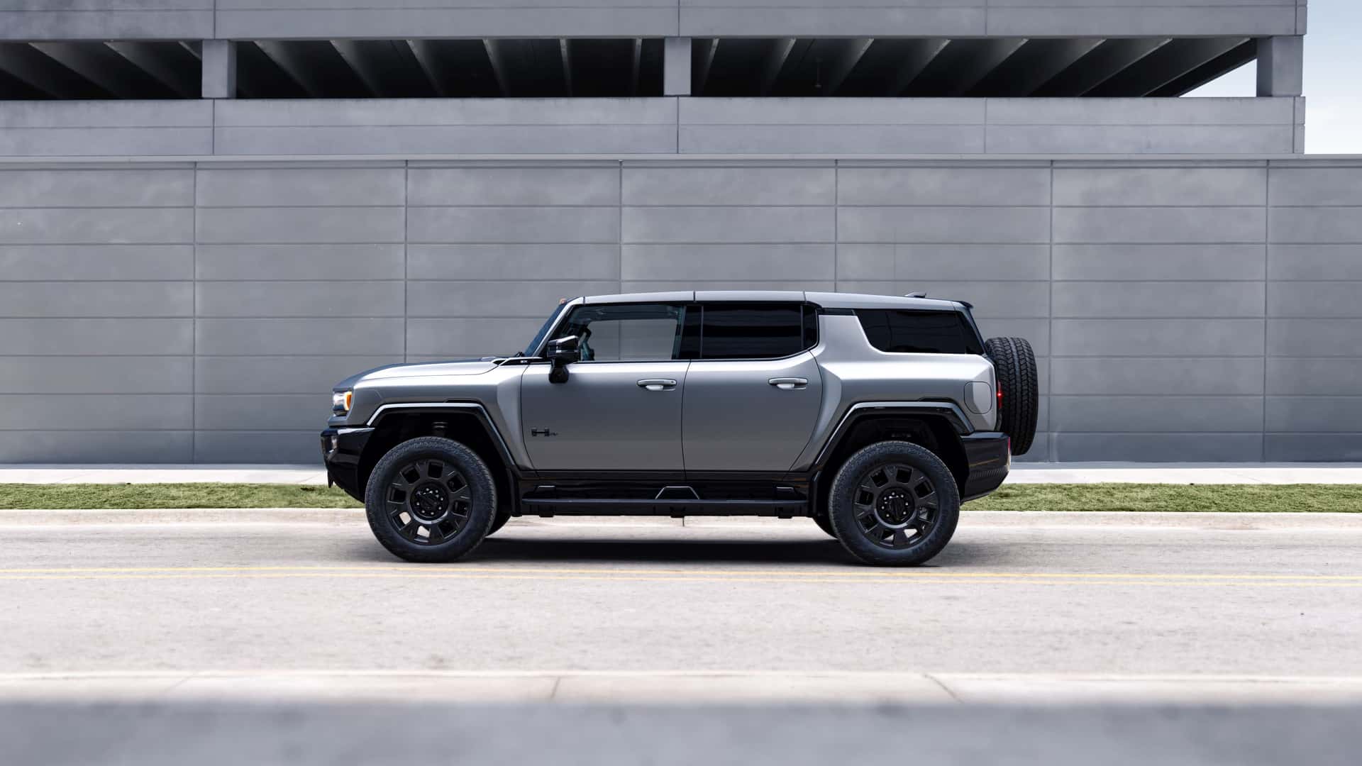 Powerful Hummer EV 3X Pickup 2026.