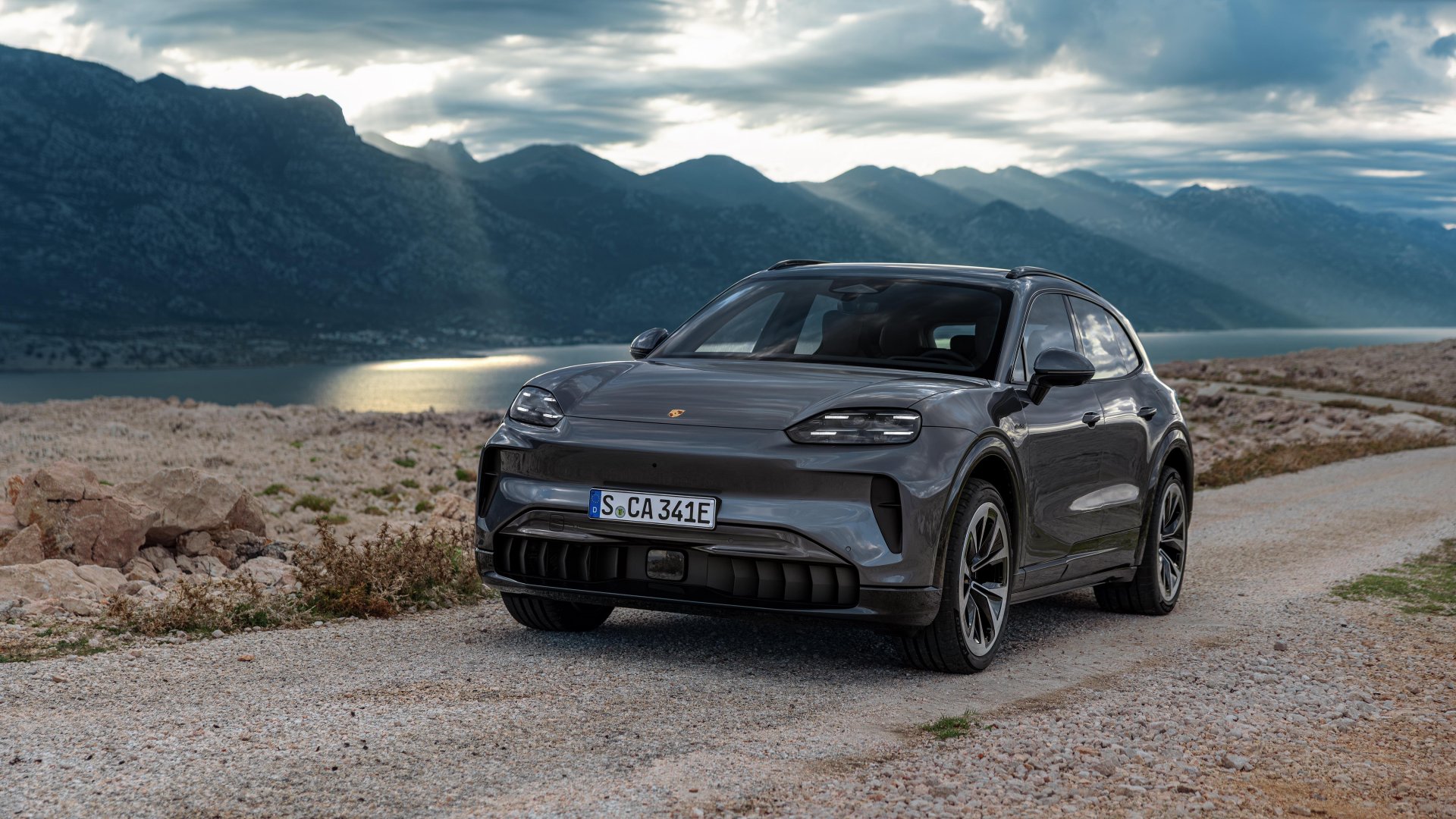 Porsche Cayenne Electric боковой вид