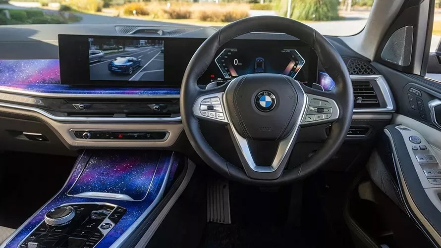 Решетка Iconic Glow на BMW X7