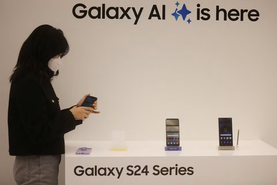Baidu will integrate its AI assistant Ernie into Samsung's new flagship smartphones to translate conversations in real time