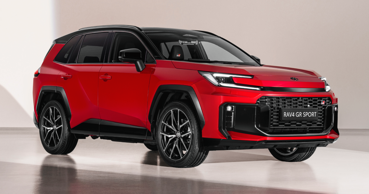 Toyota RAV4 GR Sport на тлі природи