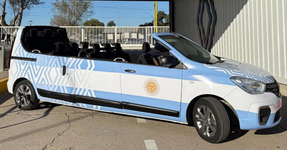 Renault cabriolet limousine based on the Kangoo Express