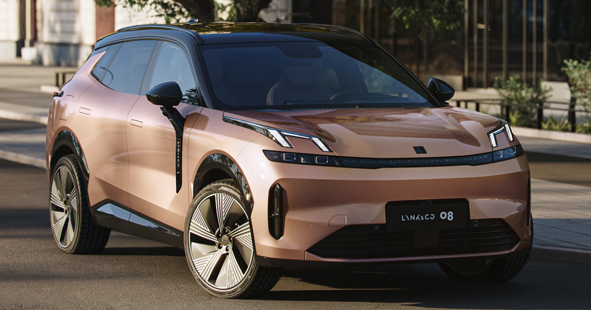 Lynk &amp; Co 08 avant