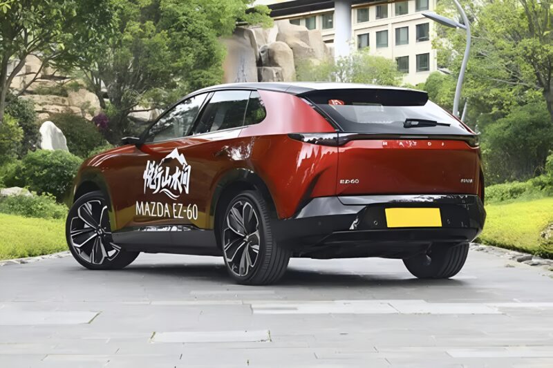 Дизайн передньої частини Mazda EZ-60