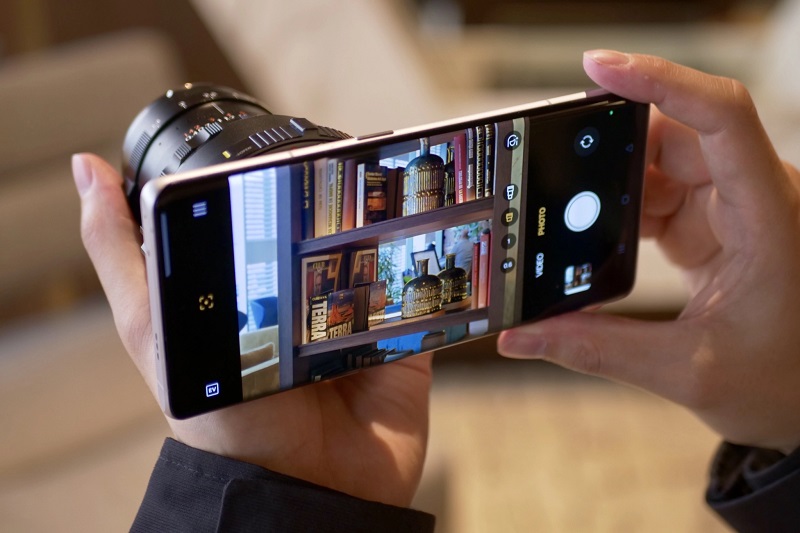 Realme smartphone telephoto lens