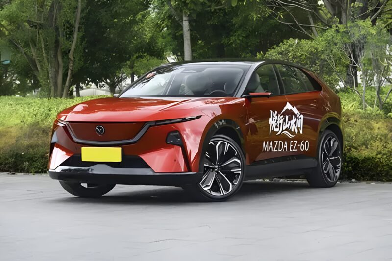 Mazda EZ-60 у салоні