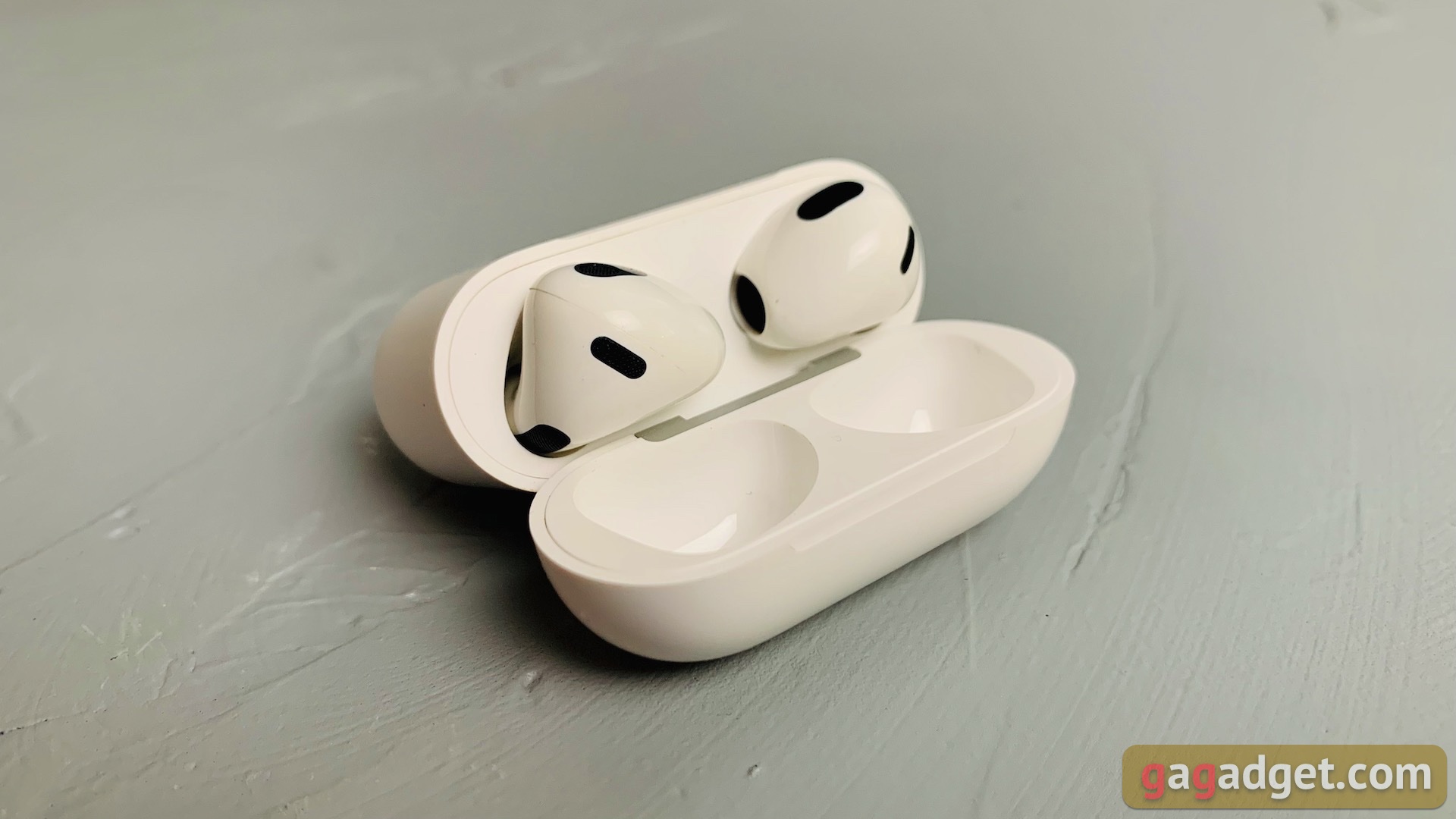 Огляд AirPods 3: пропущена ланка в еволюції навушників Apple-2