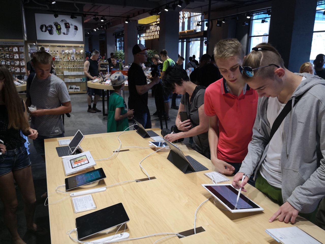 Apple_Shop_11.jpg