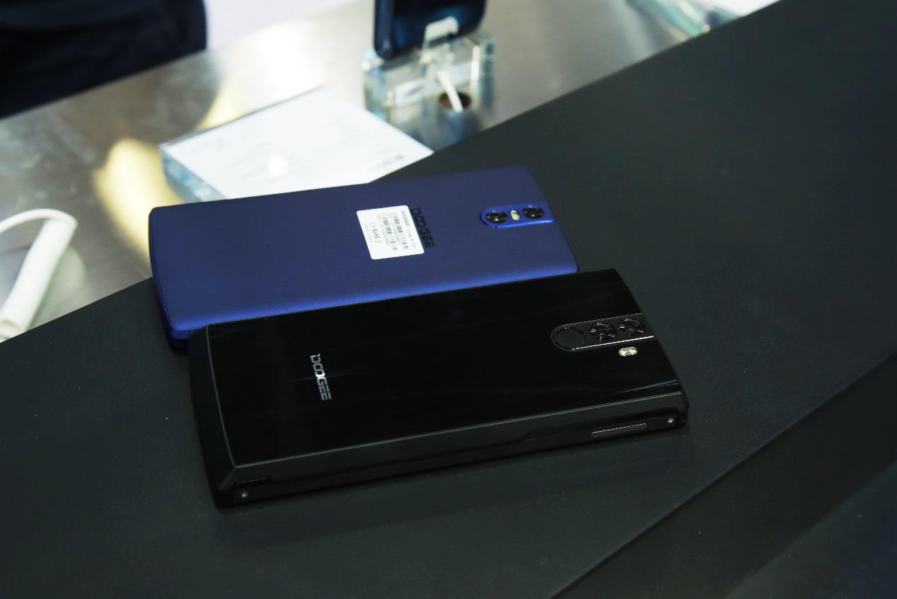 DOOGEE BL12000: новый смартфон с батареей на 12 000 мАч DOOGEE BL12000.jpg