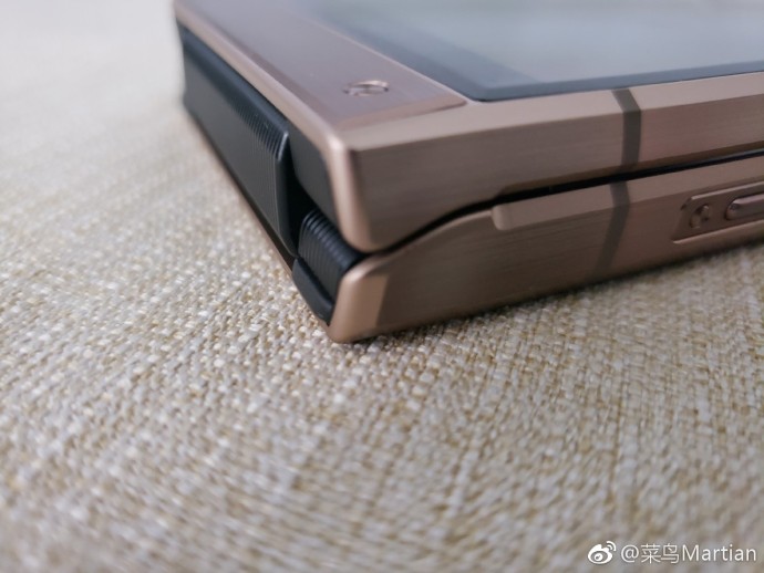 Galaxy-W2019-new-photos-leaked-4.jpg