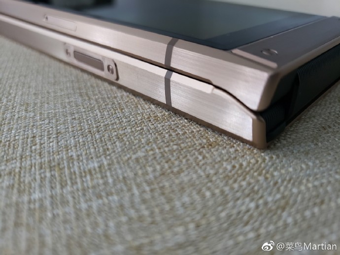 Galaxy-W2019-new-photos-leaked-5.jpg