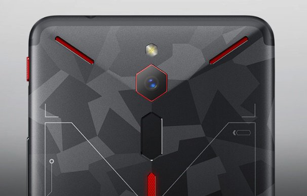 Nubia-Red-Magic-Camouflage-rear-b.jpg